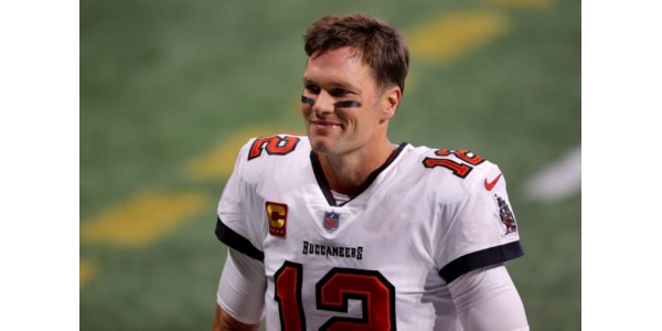 Tom Brady mantiene un contrato de un año con los Tampa Bay Buccaneers
